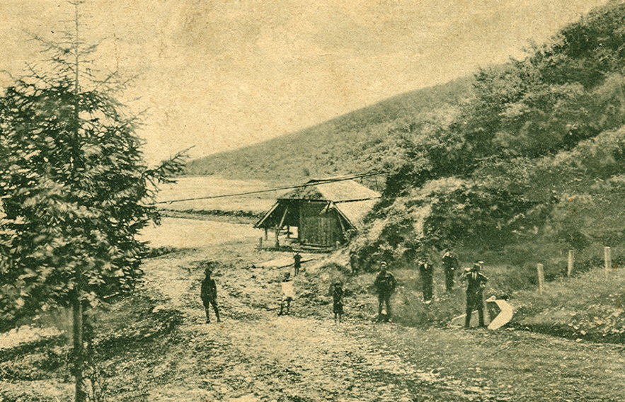 Fântâna cu apă (La sursă) Pucioasa